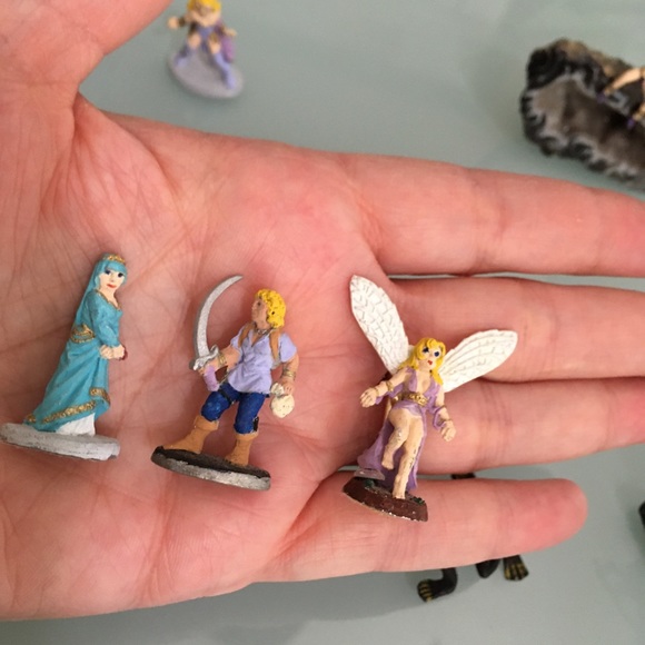 Lot of 12 painted figurines - Picture 7 of 9